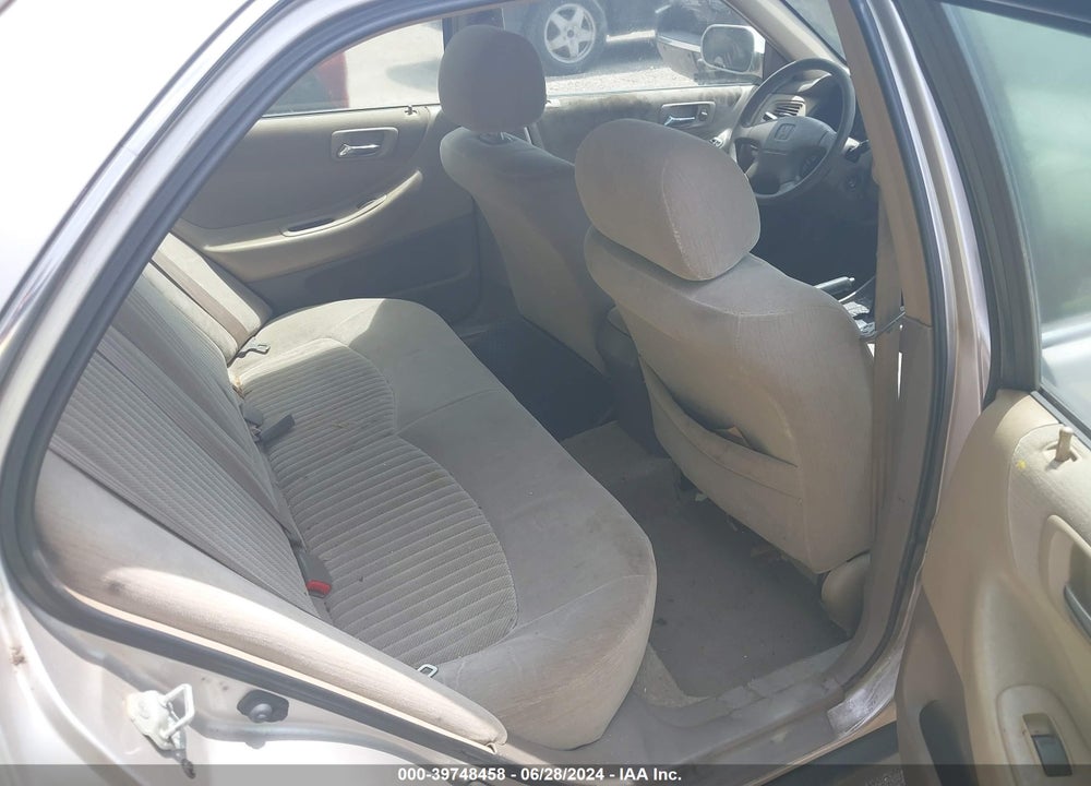 1998 HONDA ACCORD LX VIN: 1HGCG5649WA040176
