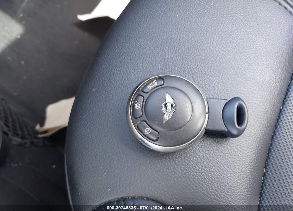 2015 MINI COUNTRYMAN COOPER S VIN: WMWZC5C5XFWT37782