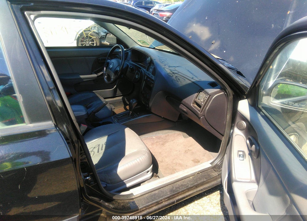 2005 HYUNDAI ELANTRA GLS/GT VIN: KMHDN46D15U023688