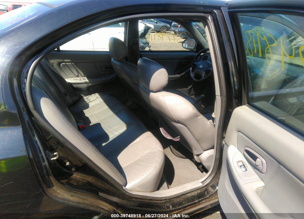 2005 HYUNDAI ELANTRA GLS/GT VIN: KMHDN46D15U023688