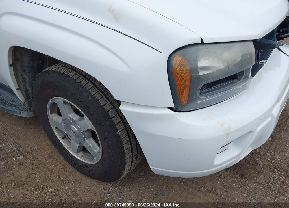 2005 CHEVROLET TRAILBLAZER LS VIN: 1GNDT13S352318869
