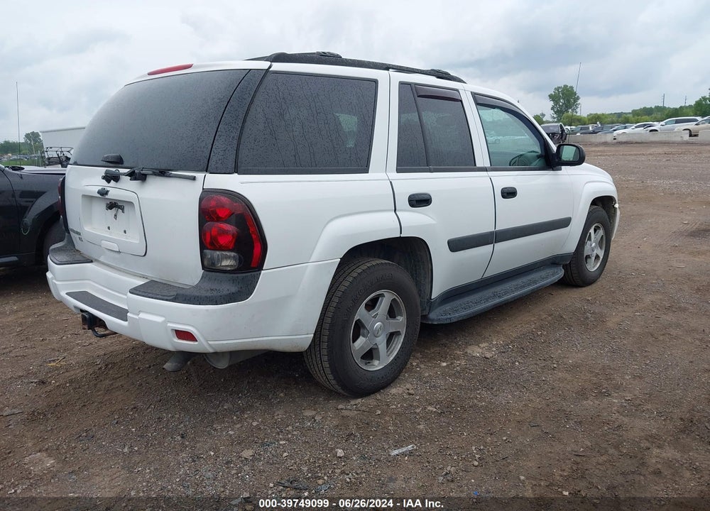 2005 CHEVROLET TRAILBLAZER LS VIN: 1GNDT13S352318869