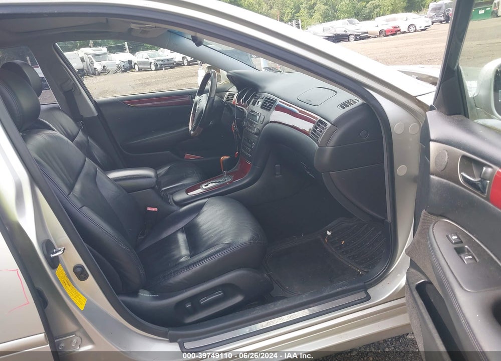 2002 LEXUS ES 300 VIN: JTHBF30G525022134