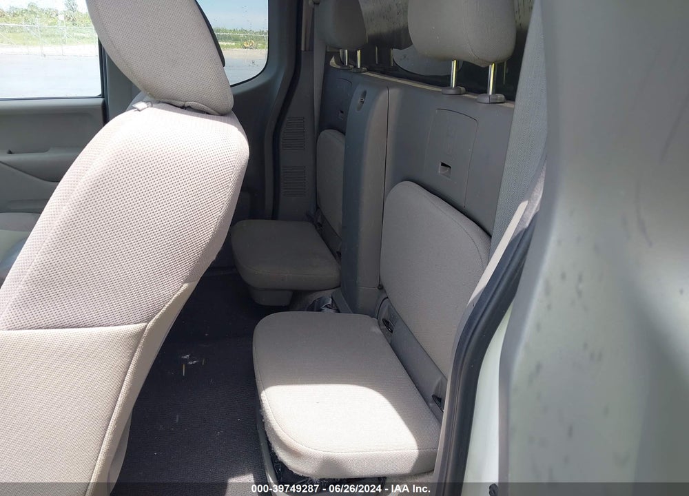 2015 NISSAN FRONTIER S VIN: 1N6BD0CT4FN738461