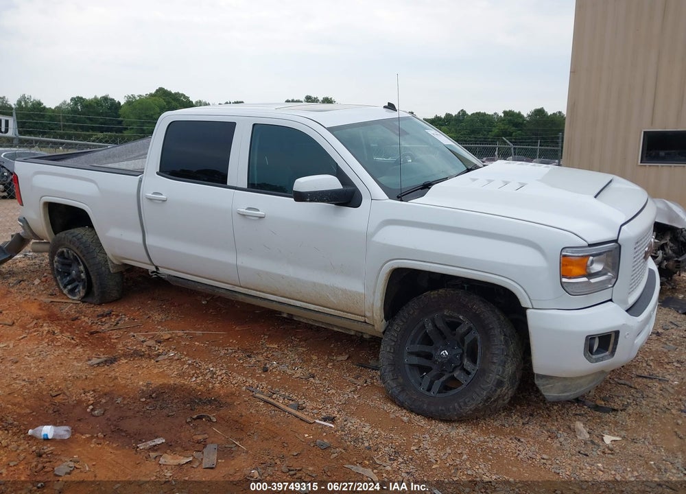 2015 GMC SIERRA 2500HD DENALI VIN: 1GT120E81FF176106