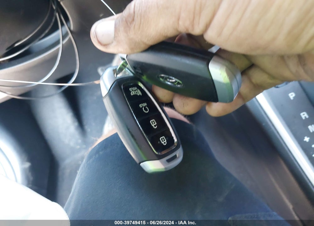 2021 HYUNDAI VENUE SEL VIN: KMHRC8A32MU097198