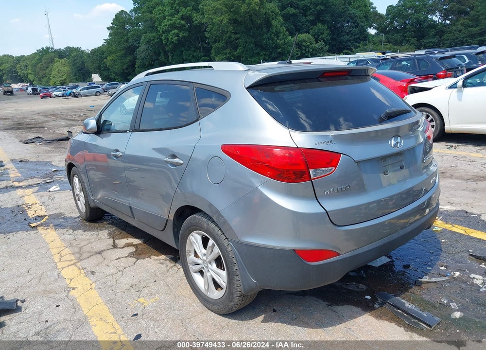 2011 HYUNDAI TUCSON GLS VIN: KM8JUCAC8BU261676
