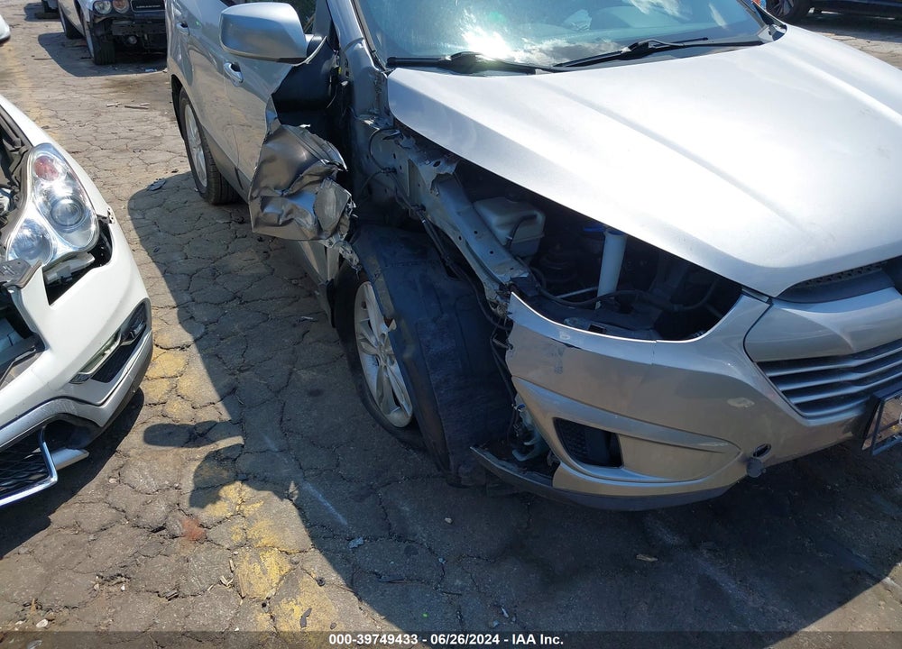 2011 HYUNDAI TUCSON GLS VIN: KM8JUCAC8BU261676