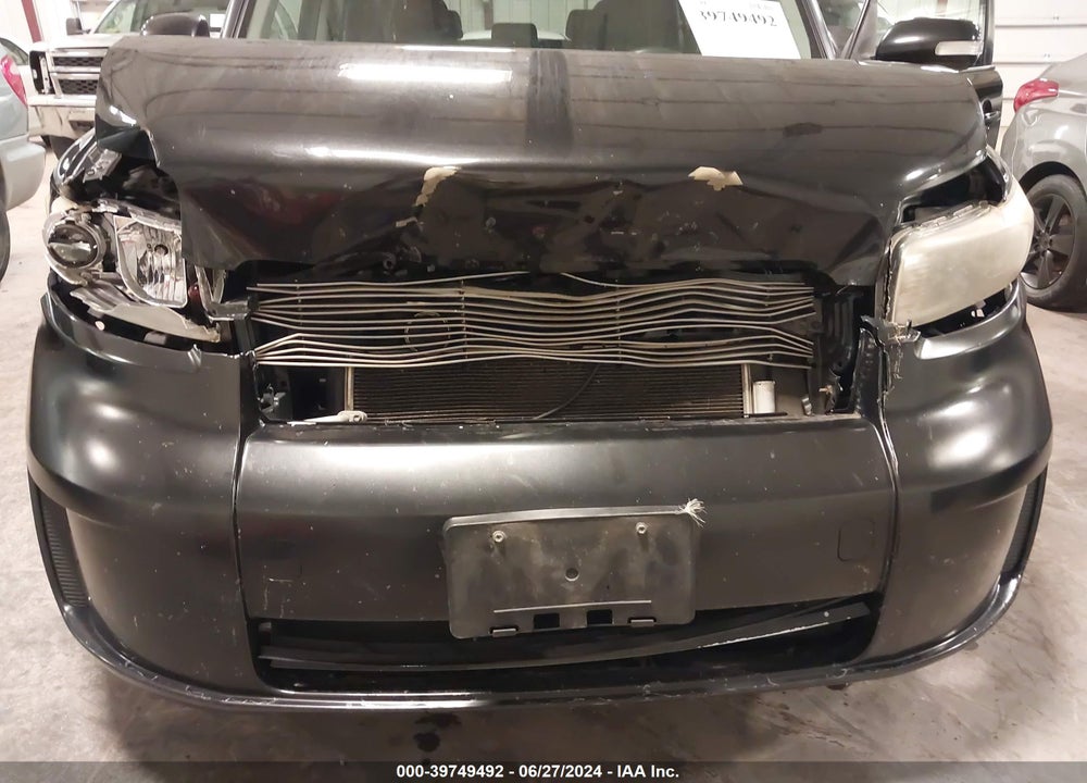 2008 SCION XB VIN: JTLKE50E781045630