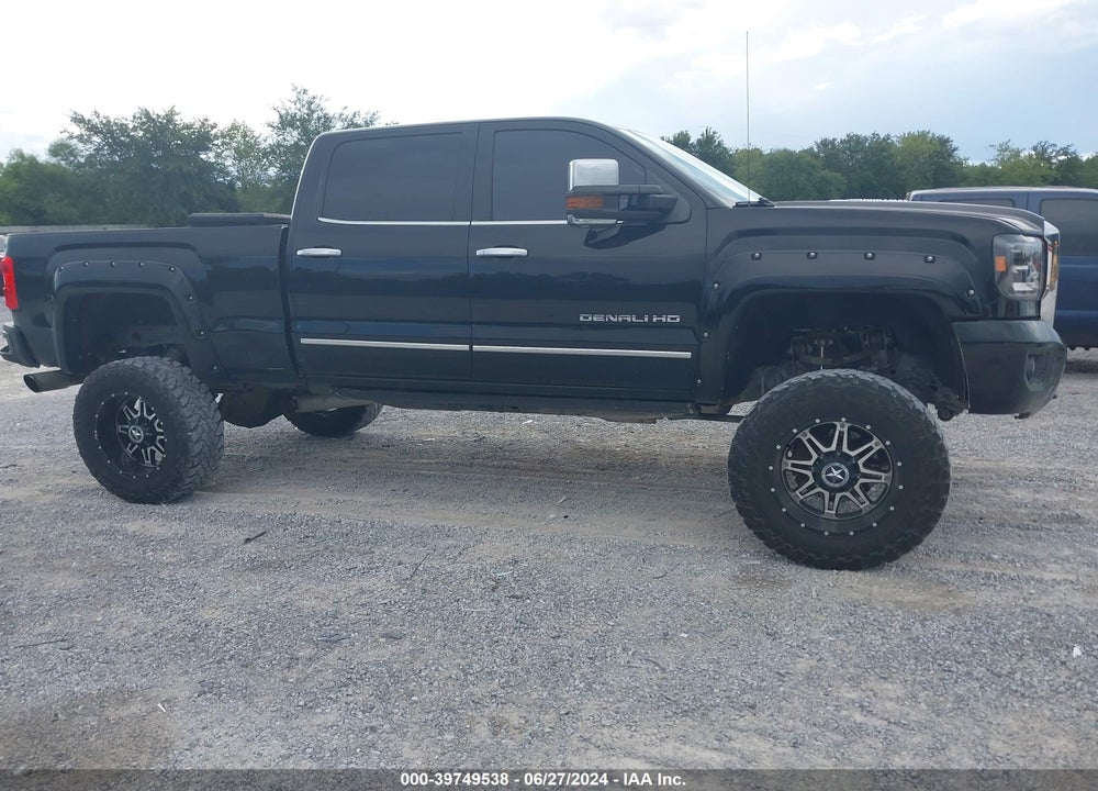 2015 GMC SIERRA 2500HD DENALI VIN: 1GT120E82FF191097