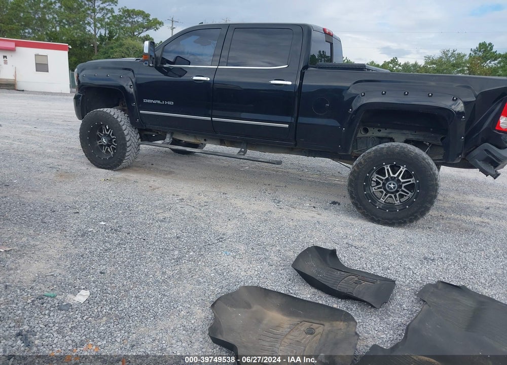2015 GMC SIERRA 2500HD DENALI VIN: 1GT120E82FF191097