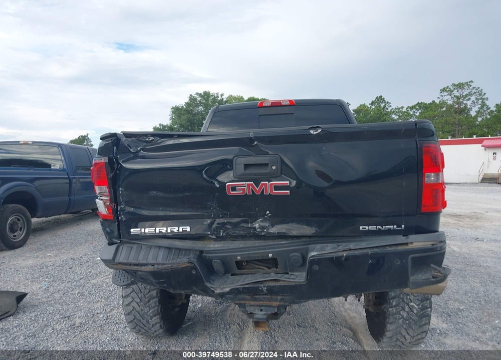 2015 GMC SIERRA 2500HD DENALI VIN: 1GT120E82FF191097