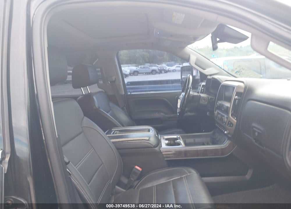 2015 GMC SIERRA 2500HD DENALI VIN: 1GT120E82FF191097