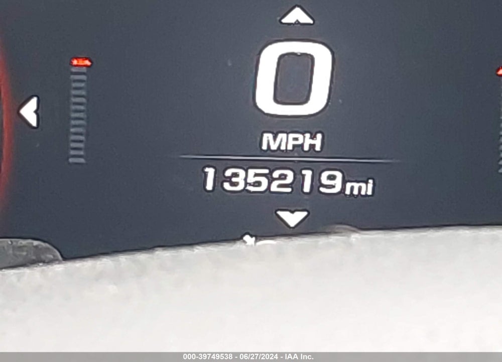 2015 GMC SIERRA 2500HD DENALI VIN: 1GT120E82FF191097