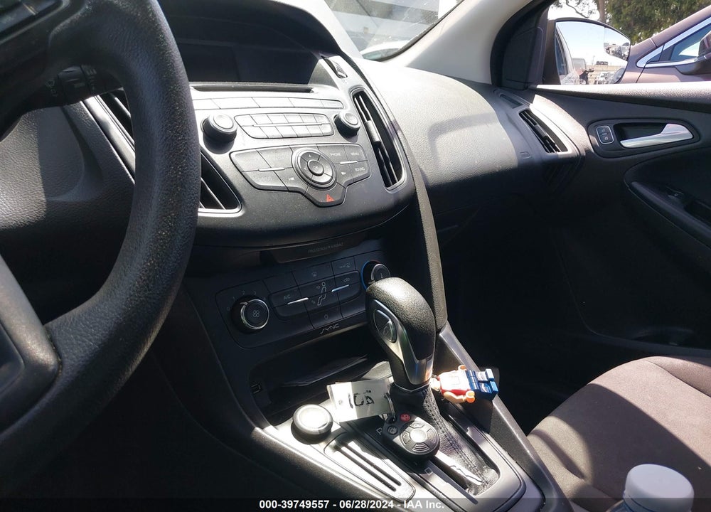 2017 FORD FOCUS SE VIN: 1FADP3K26HL290869
