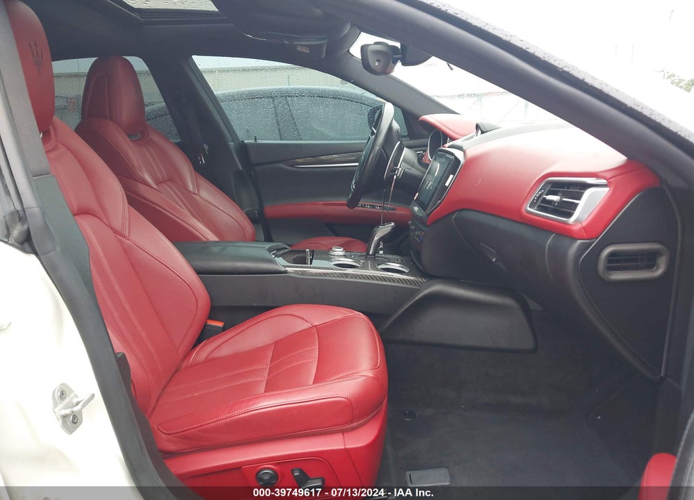 2019 MASERATI GHIBLI S GRANSPORT VIN: ZAM57YSS7K1328328