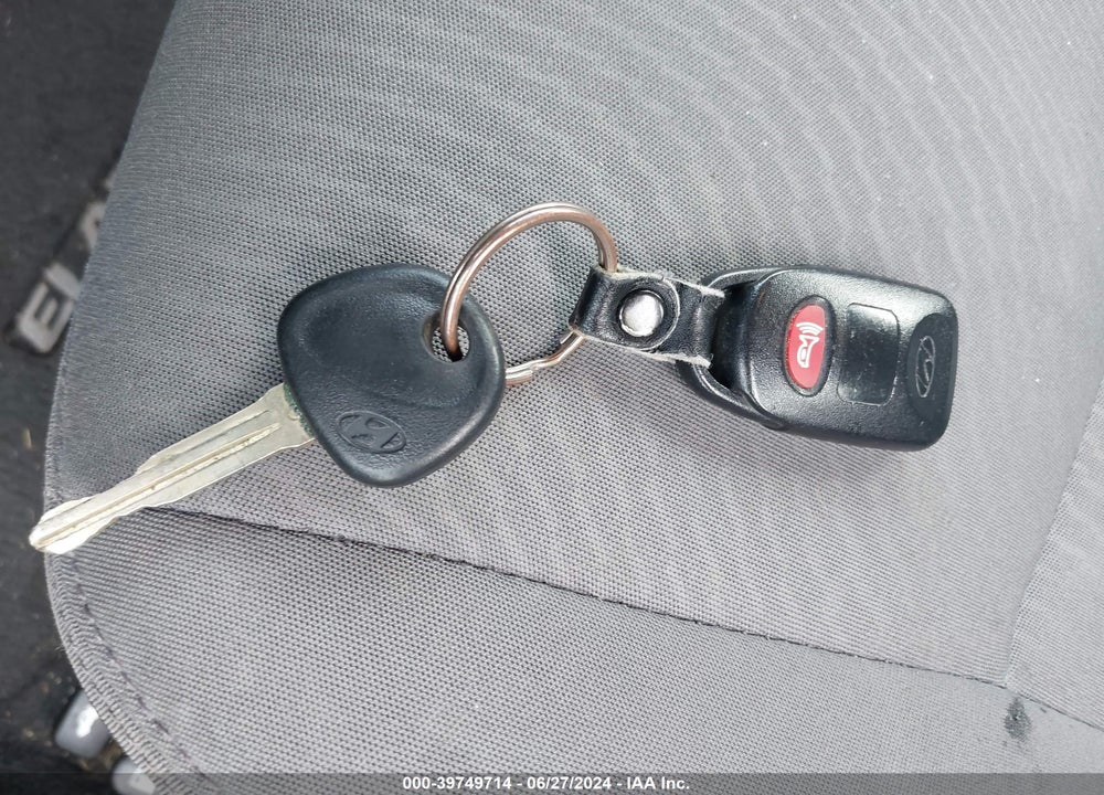 2014 HYUNDAI ELANTRA SE VIN: 5NPDH4AE1EH483472