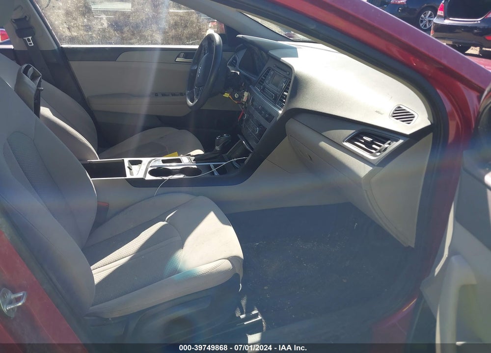 2017 HYUNDAI SONATA VIN: 5NPE24AF4HH585657