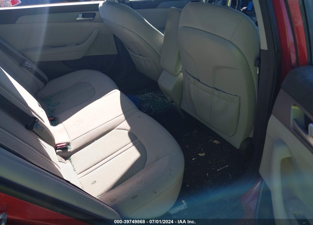 2017 HYUNDAI SONATA VIN: 5NPE24AF4HH585657