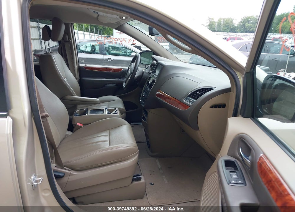 2014 CHRYSLER TOWN & COUNTRY TOURING VIN: 2C4RC1BG3ER423666