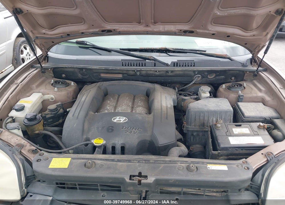 2005 HYUNDAI SANTA FE GLS VIN: KM8SC13D75U943227
