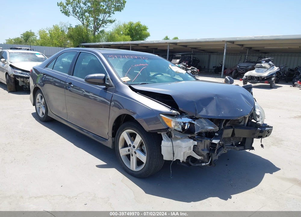 2014 TOYOTA CAMRY SE VIN: 4T1BF1FK8EU425306