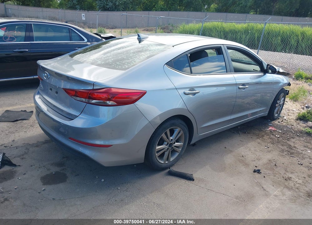 2017 HYUNDAI ELANTRA SE VIN: 5NPD84LF5HH001614