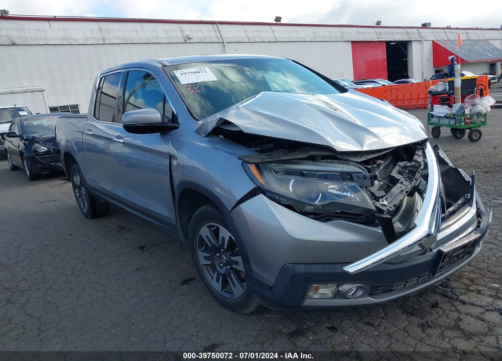 2018 HONDA RIDGELINE RTL-E VIN: 5FPYK3F74JB016358