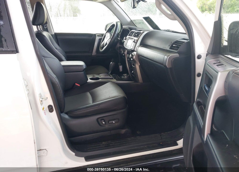 2018 TOYOTA 4RUNNER SR5 PREMIUM VIN: JTEBU5JR2J5543633