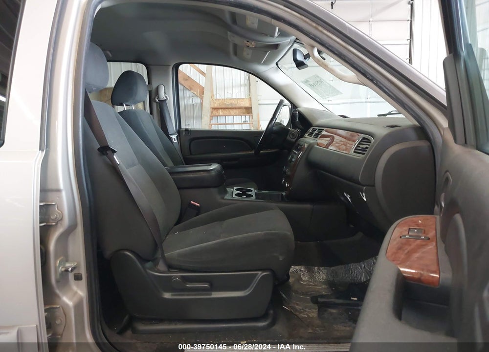 2007 CHEVROLET SUBURBAN 1500 LT VIN: 3GNFK16307G109258