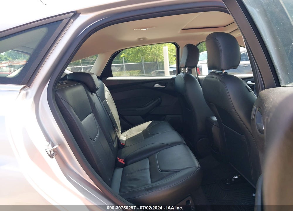 2017 FORD FOCUS TITANIUM VIN: 1FADP3N23HL319031