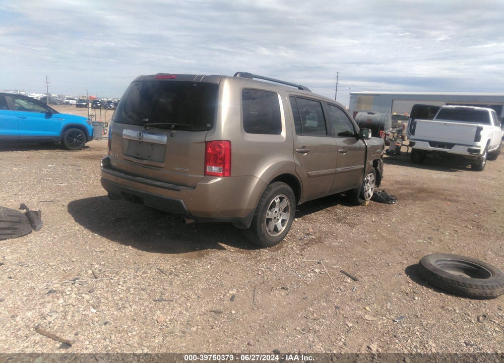 2011 HONDA PILOT TOURING VIN: 5FNYF3H97BB008218