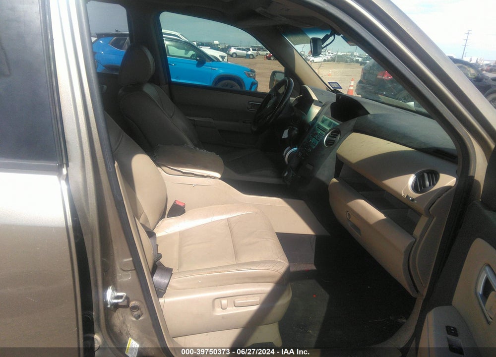 2011 HONDA PILOT TOURING VIN: 5FNYF3H97BB008218