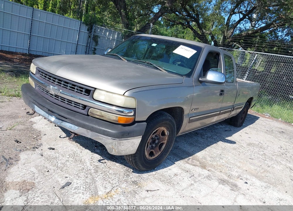 2002 CHEVROLET SILVERADO 1500 LS VIN: 1GCEC19TX2E232031