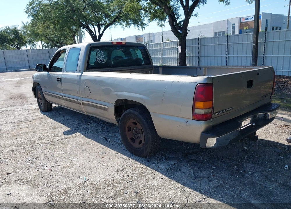 2002 CHEVROLET SILVERADO 1500 LS VIN: 1GCEC19TX2E232031