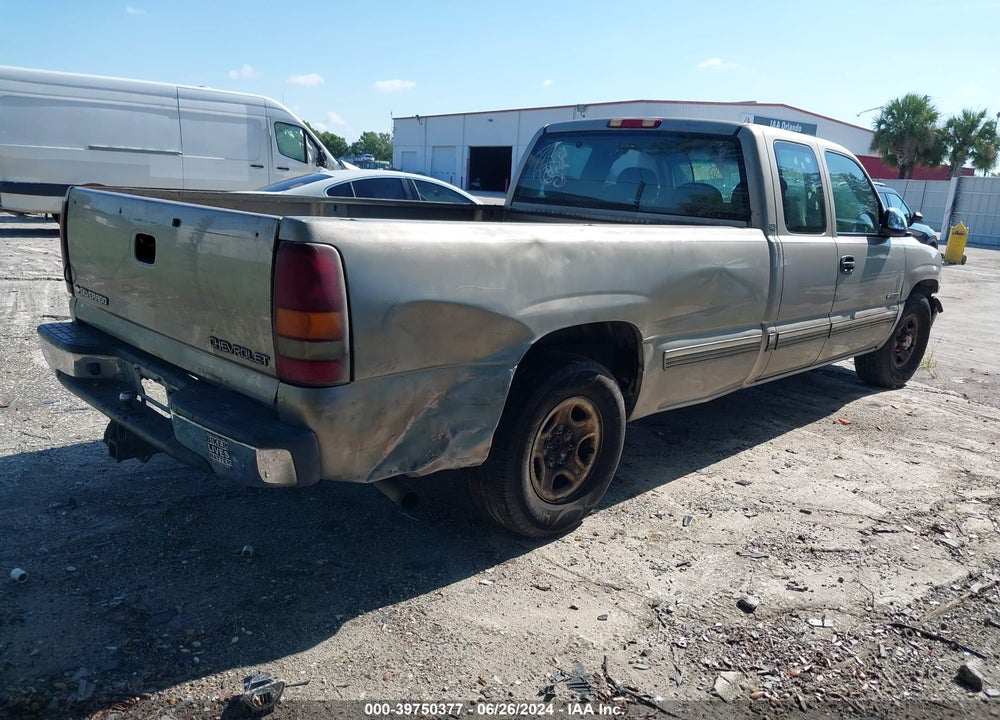 2002 CHEVROLET SILVERADO 1500 LS VIN: 1GCEC19TX2E232031