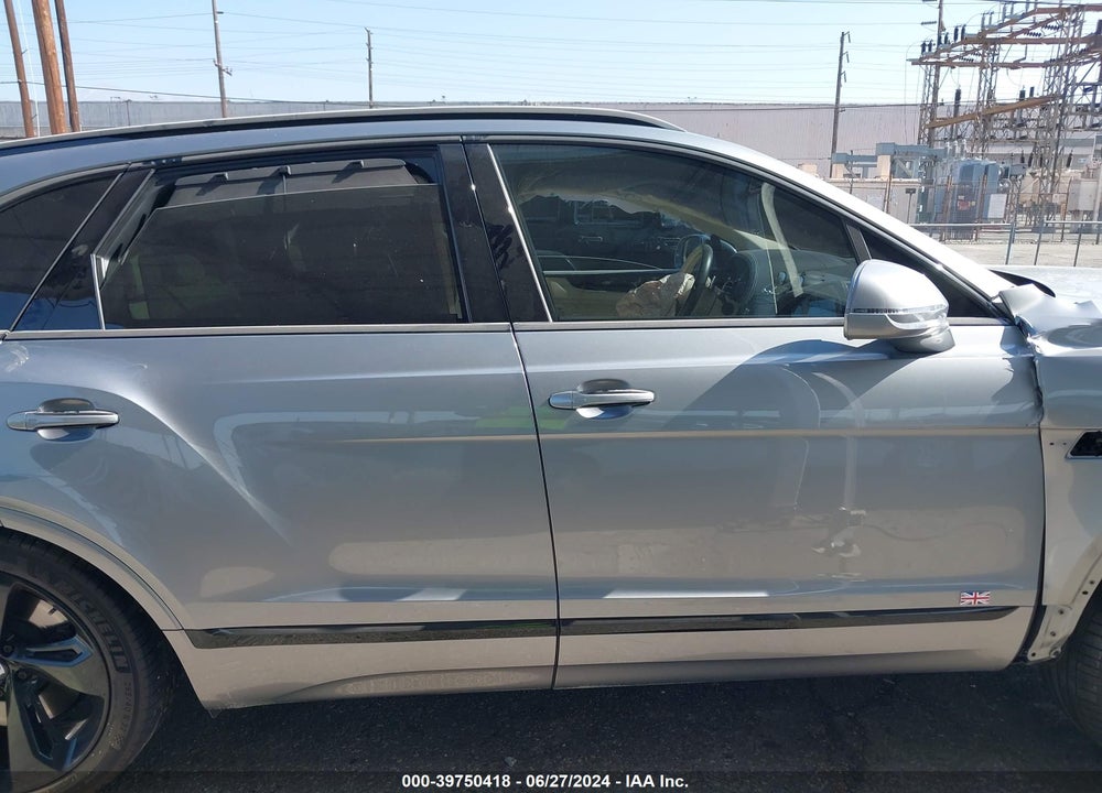 2017 BENTLEY BENTAYGA W12/W12 FIRST EDITION VIN: SJAAC2ZV8HC012852