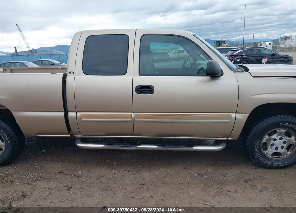 2004 CHEVROLET SILVERADO 1500 LS VIN: 2GCEK19T541184557