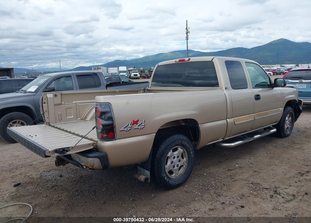 2004 CHEVROLET SILVERADO 1500 LS VIN: 2GCEK19T541184557