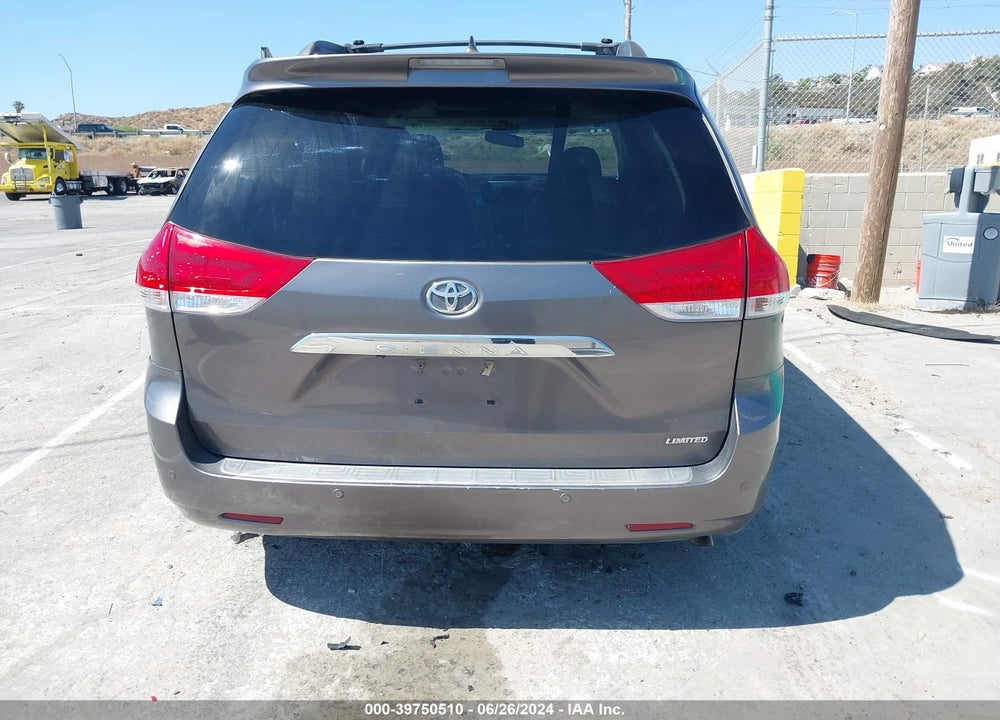 2011 TOYOTA SIENNA LIMITED V6 VIN: 5TDYK3DC9BS105588