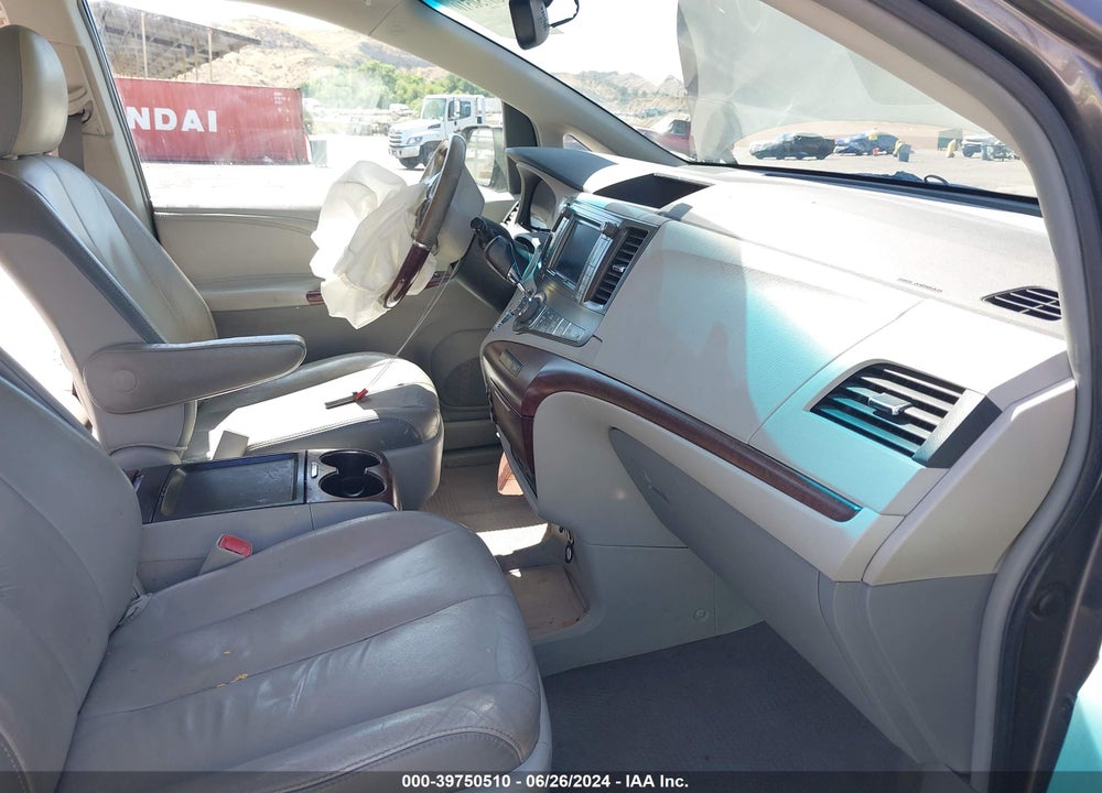 2011 TOYOTA SIENNA LIMITED V6 VIN: 5TDYK3DC9BS105588