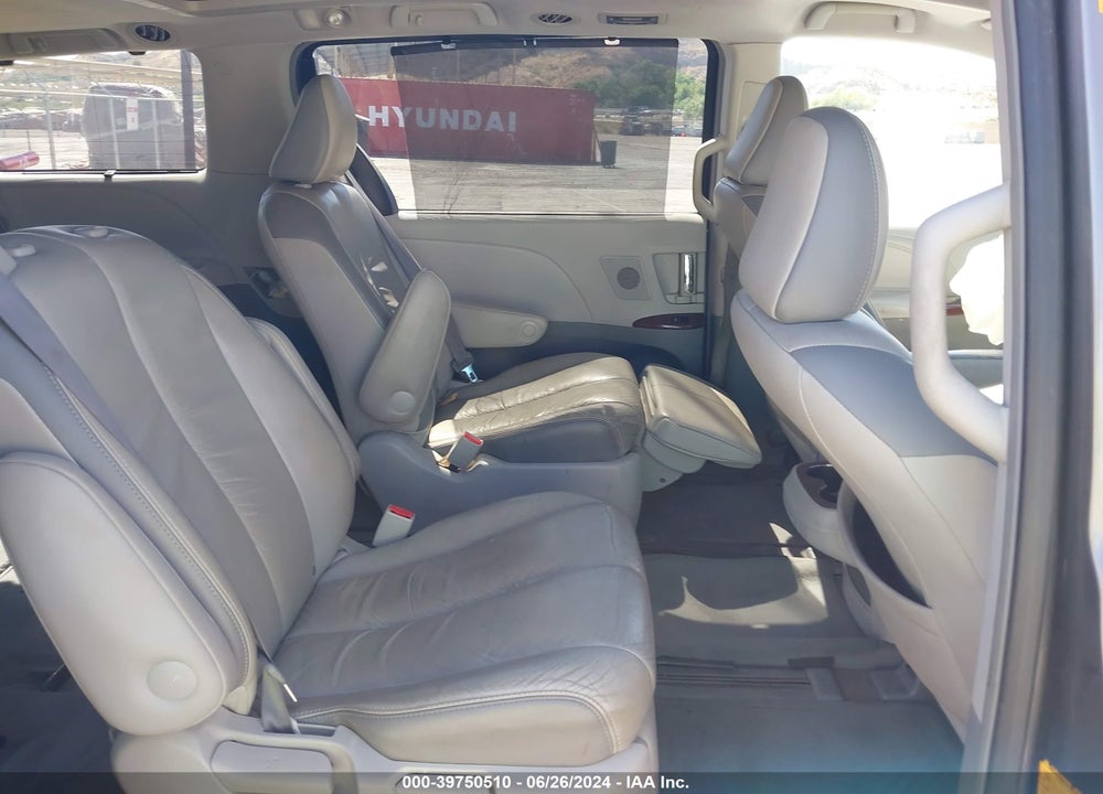2011 TOYOTA SIENNA LIMITED V6 VIN: 5TDYK3DC9BS105588