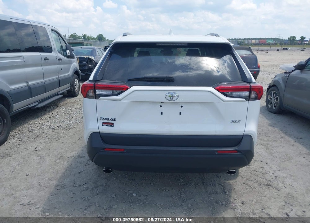 2022 TOYOTA RAV4 XLE VIN: 2T3W1RFV5NC188842