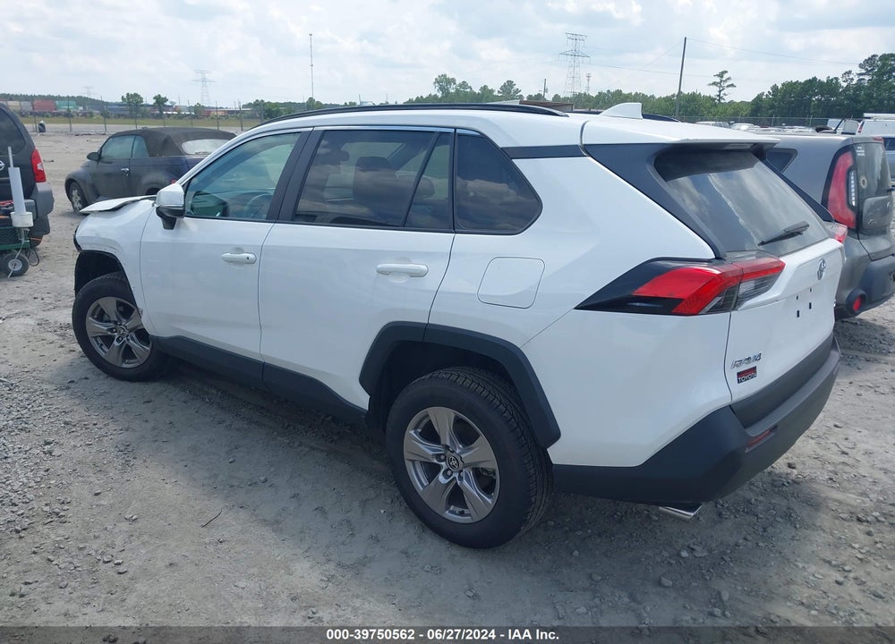 2022 TOYOTA RAV4 XLE VIN: 2T3W1RFV5NC188842
