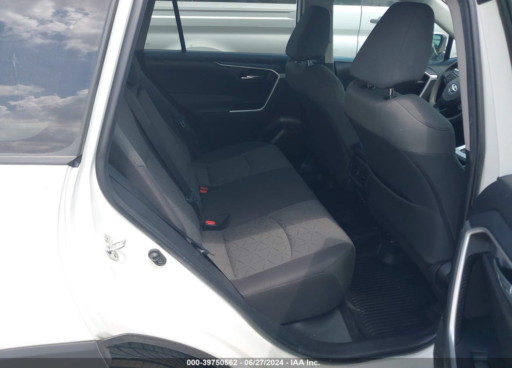 2022 TOYOTA RAV4 XLE VIN: 2T3W1RFV5NC188842