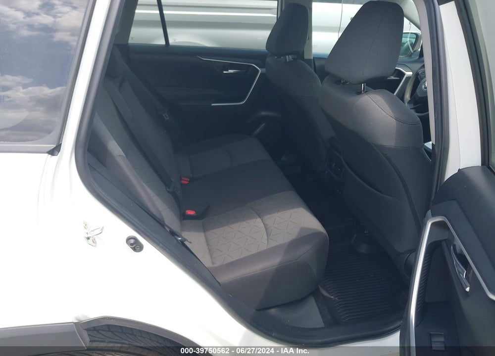 2022 TOYOTA RAV4 XLE VIN: 2T3W1RFV5NC188842
