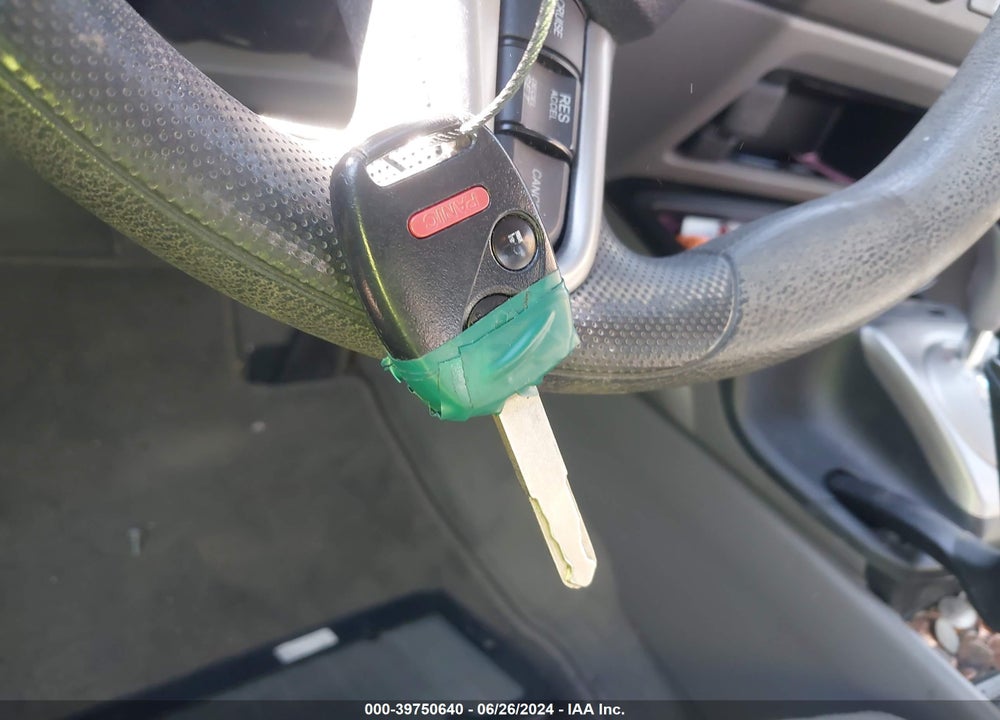 2011 HONDA CIVIC LX VIN: 19XFA1F52BE026304