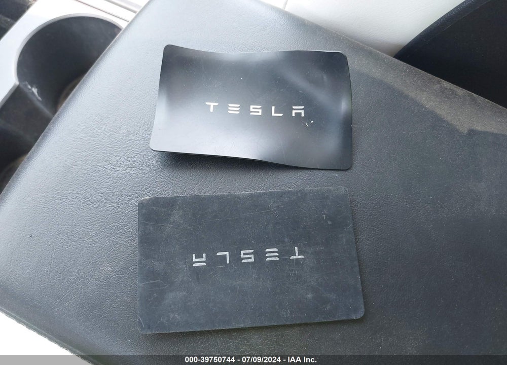 2021 TESLA MODEL Y LONG RANGE DUAL MOTOR ALL-WHEEL DRIVE VIN: 5YJYGAEE8MF300644