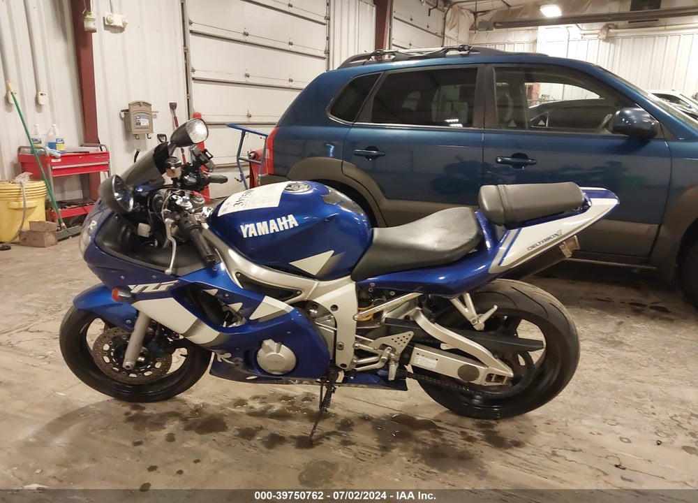 2000 YAMAHA YZFR6 L VIN: JYARJ04E0YA010149