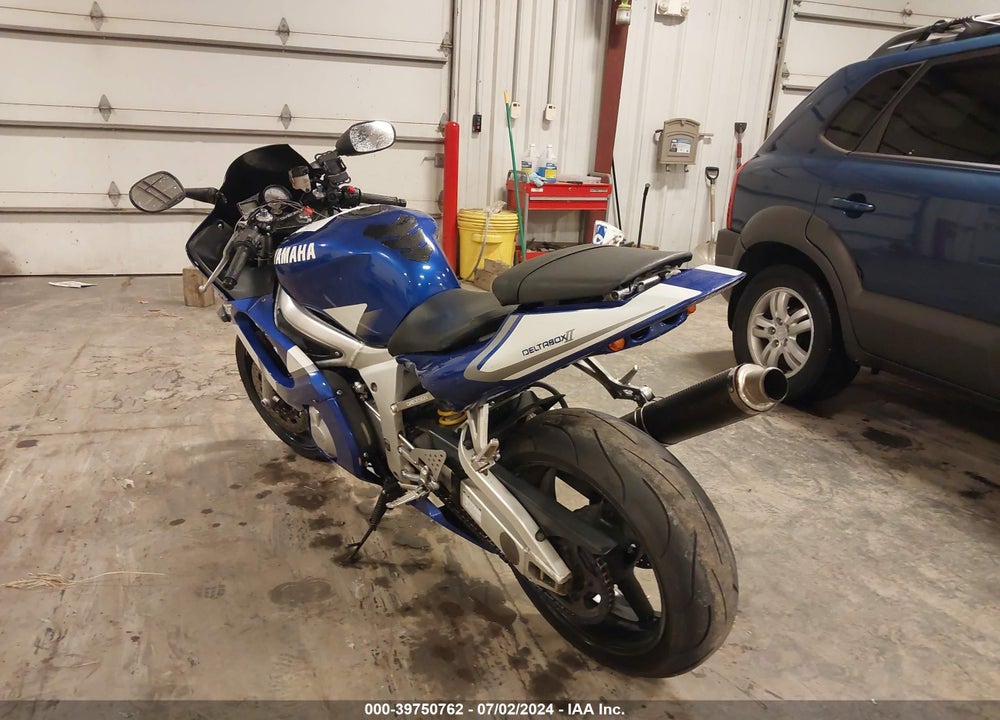 2000 YAMAHA YZFR6 L VIN: JYARJ04E0YA010149